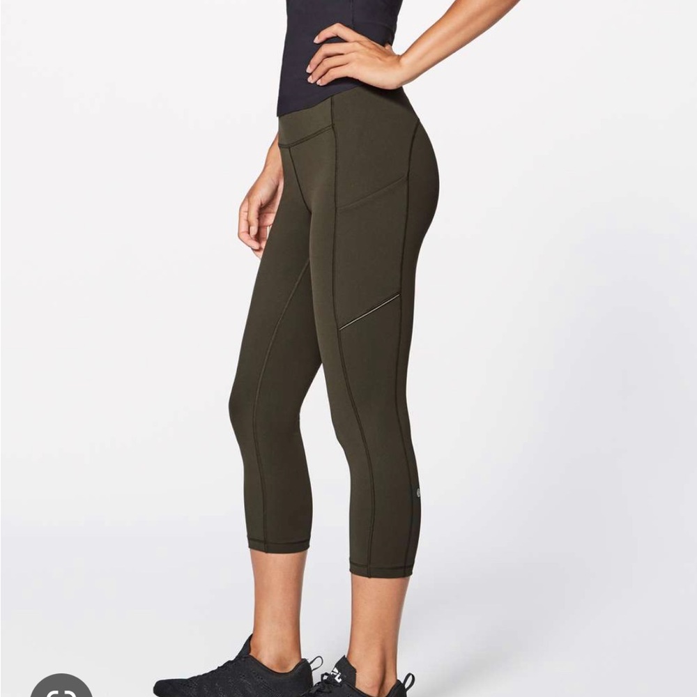 Lululemon size 4 Speed up mid-rise 21” crop legging dark olive